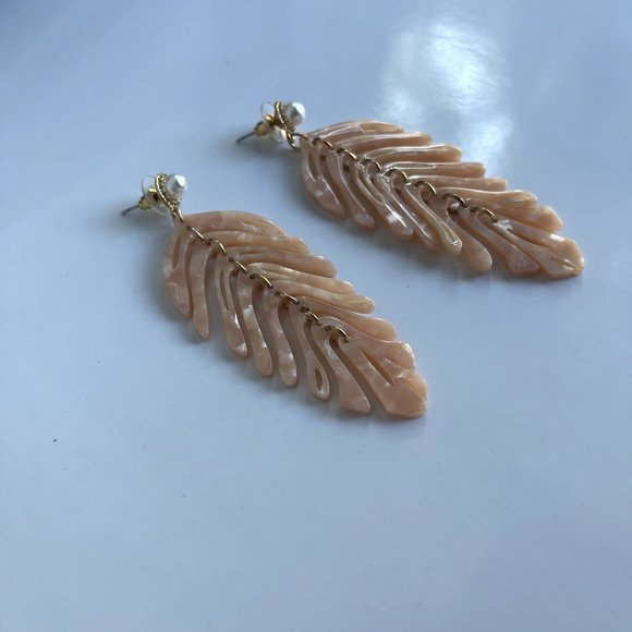 *50% OFF! Tropical leaf earrings Pearl bohemian leaves pearls boho chic pink - Picture 4 of 4